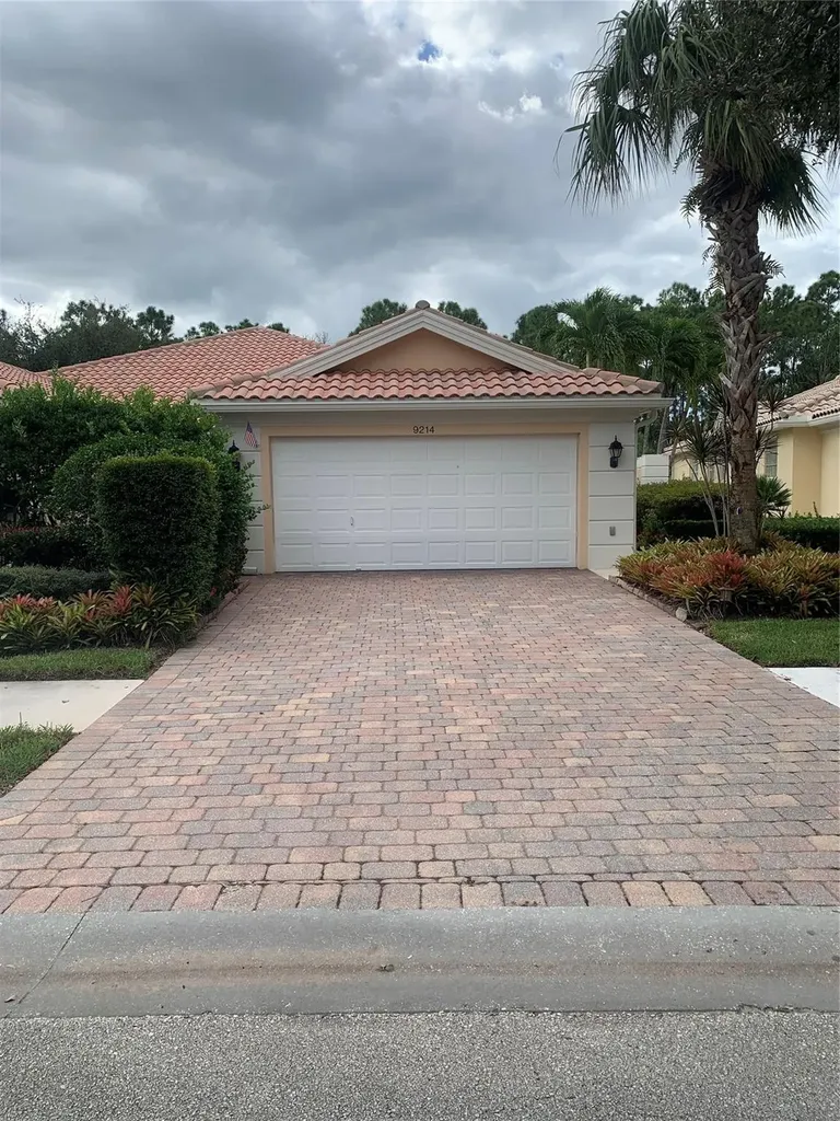 9214 SE Hawks Nest Court Hobe Sound FL 33455