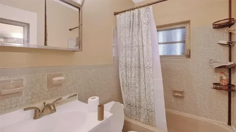 154 NW 67th Street Miami FL 33150