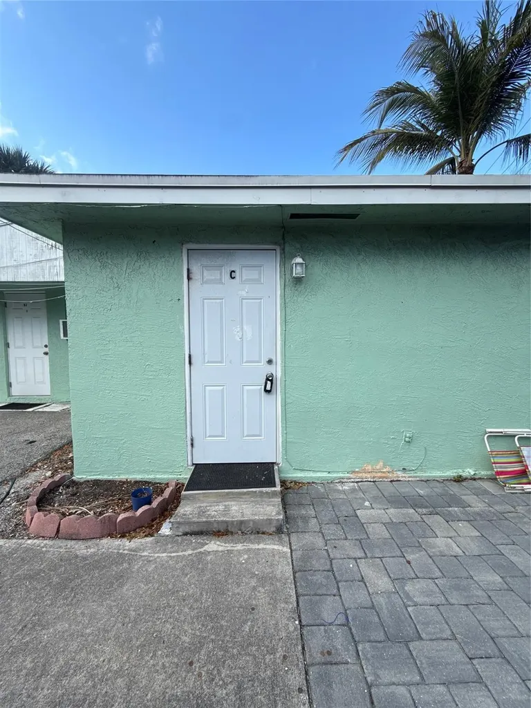 299 SE 12th Avenue Deerfield Beach FL 33441