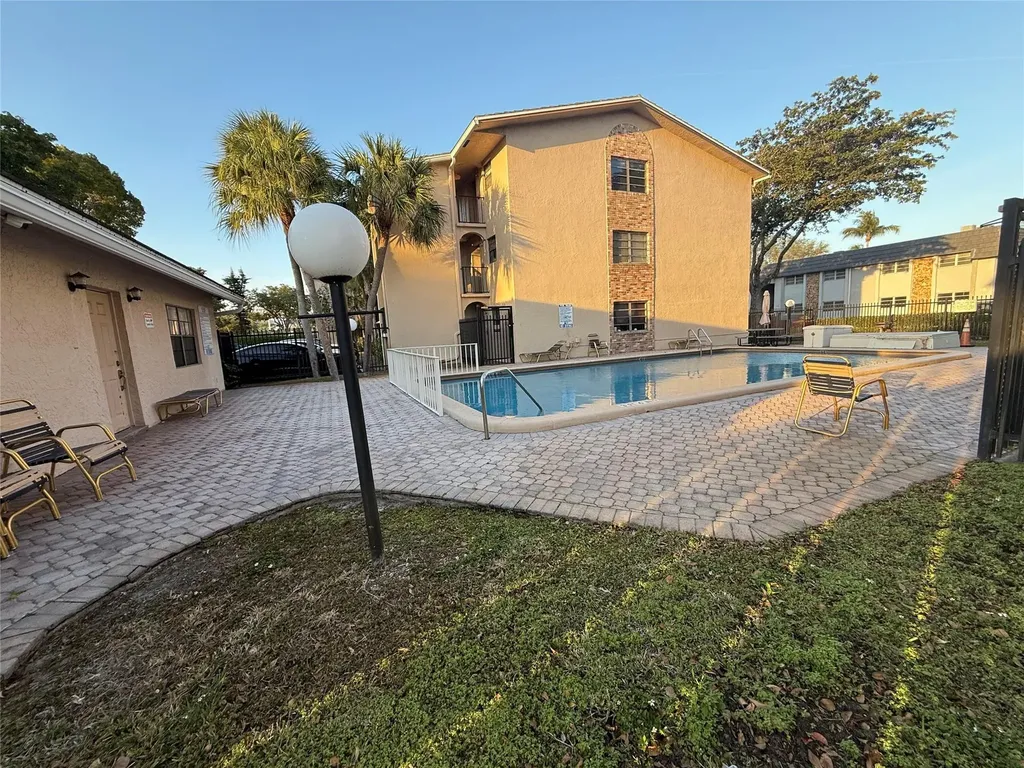 3351 NW 85 Avenue Coral Springs FL 33065