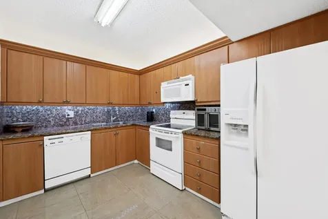 2500 Parkview Drive Hallandale Beach FL 33009