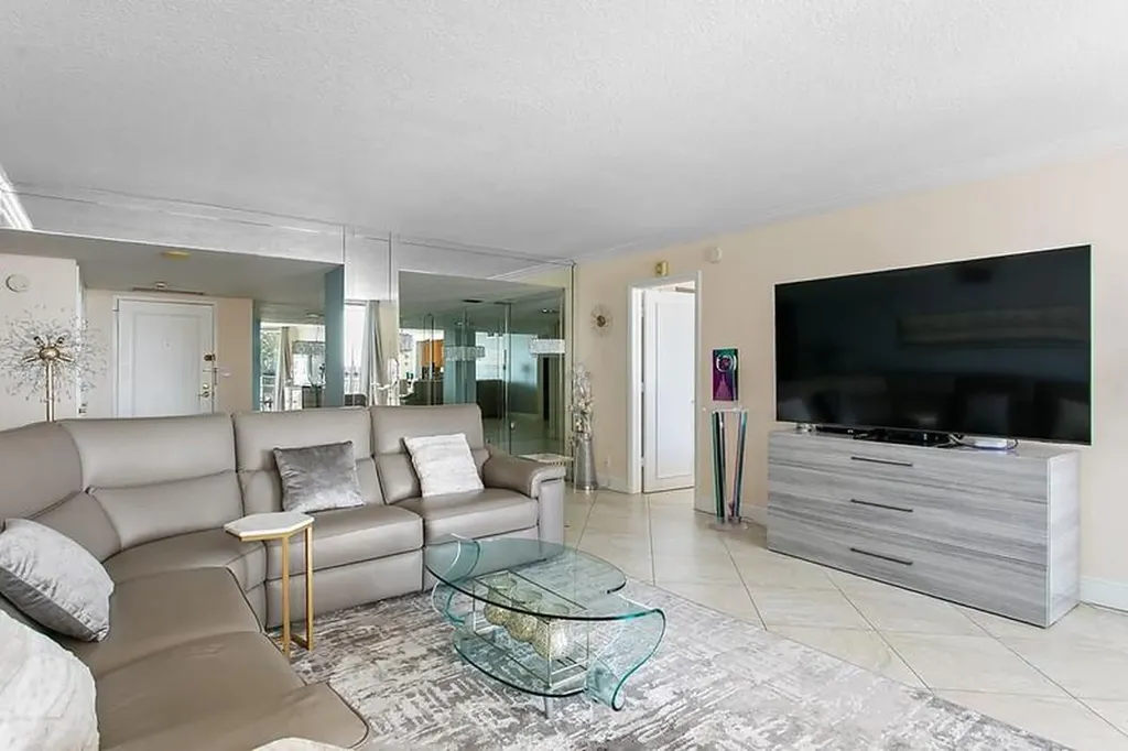 1010 S Ocean Boulevard Pompano Beach FL 33062