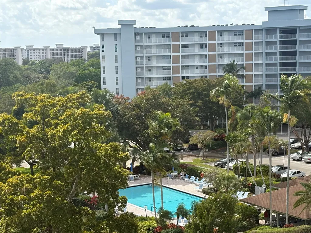 2940 N Course Drive Pompano Beach FL 33069