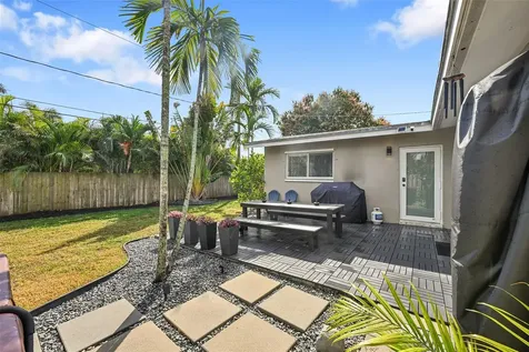 818 NE 18th Street Fort Lauderdale FL 33305