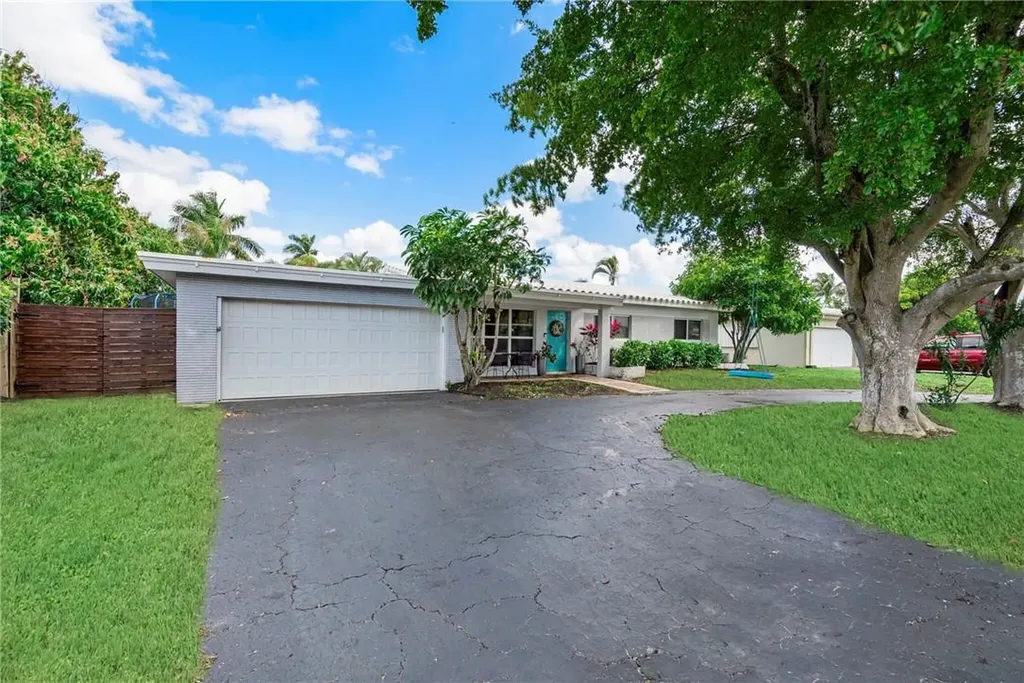 1949 Windward Drive Pompano Beach FL 33062