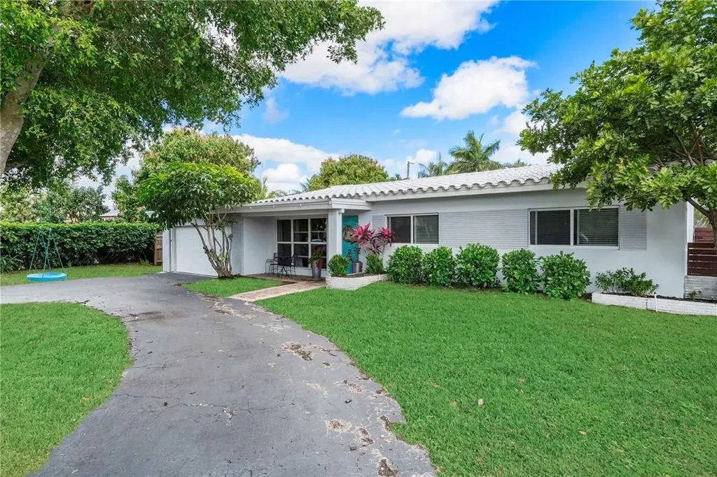 1949 Windward Drive Pompano Beach FL 33062