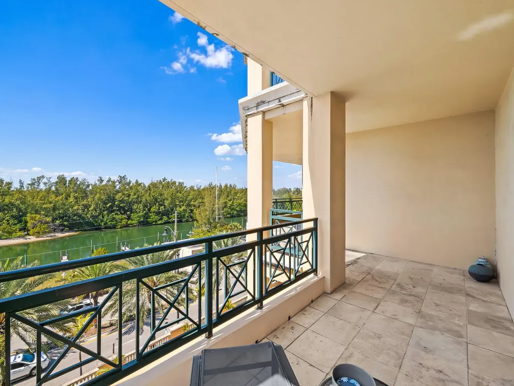 3415 N Ocean Drive Hollywood FL 33019