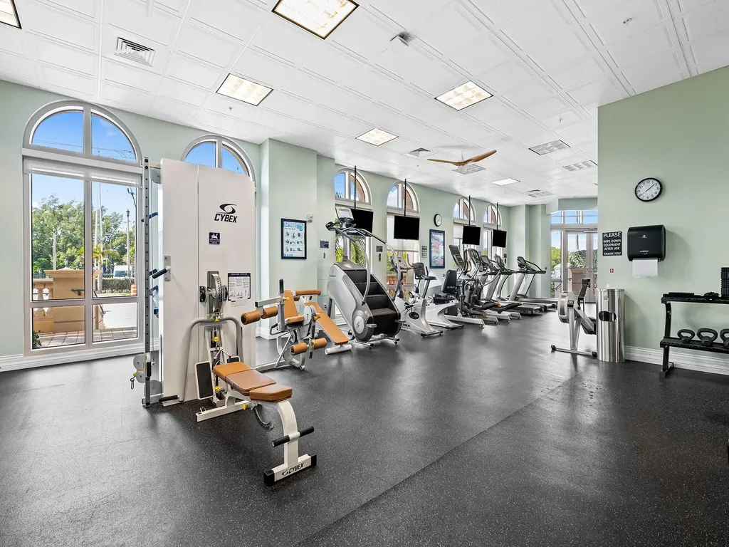 3415 N Ocean Drive Hollywood FL 33019