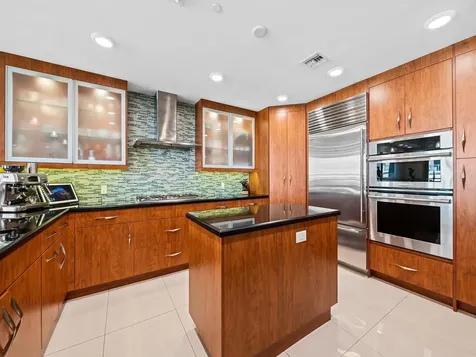 3415 N Ocean Drive Hollywood FL 33019