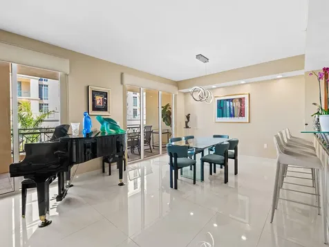 3415 N Ocean Drive Hollywood FL 33019