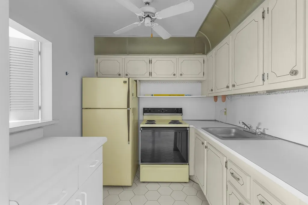 72 Ashby B Deerfield Beach FL 33442