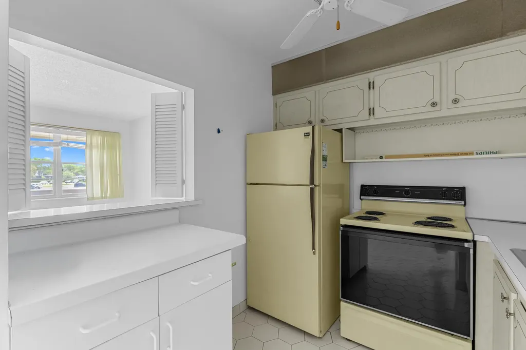 72 Ashby B Deerfield Beach FL 33442