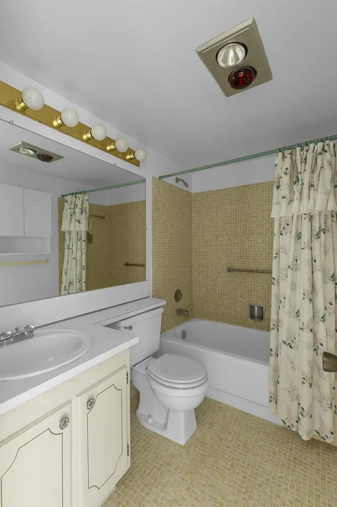72 Ashby B Deerfield Beach FL 33442