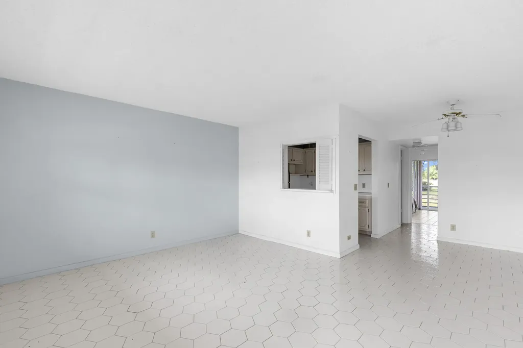 72 Ashby B Deerfield Beach FL 33442
