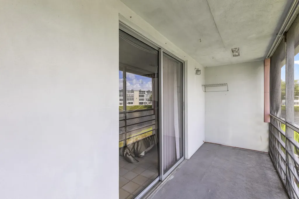 72 Ashby B Deerfield Beach FL 33442
