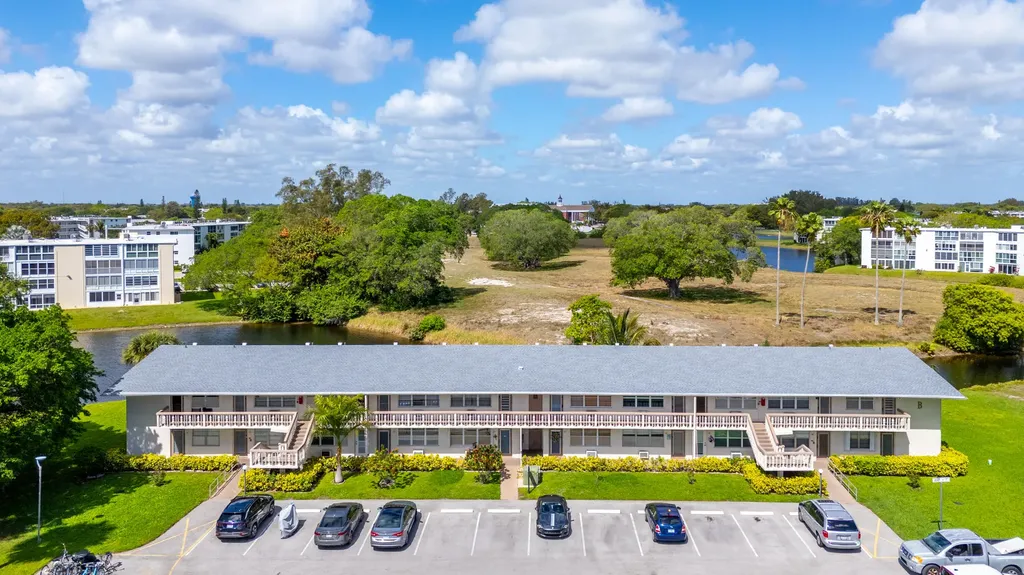 72 Ashby B Deerfield Beach FL 33442
