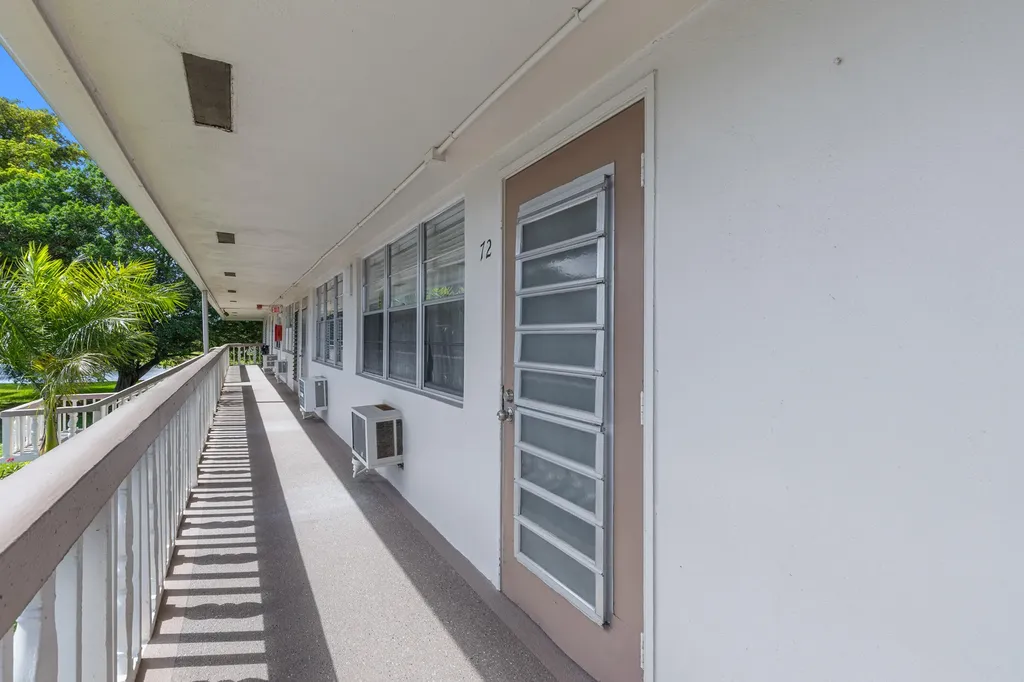 72 Ashby B Deerfield Beach FL 33442