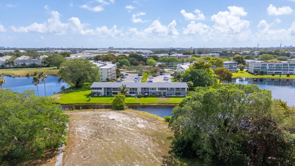 72 Ashby B Deerfield Beach FL 33442