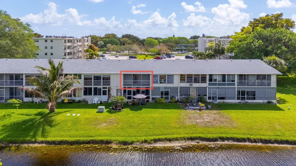 72 Ashby B Deerfield Beach FL 33442