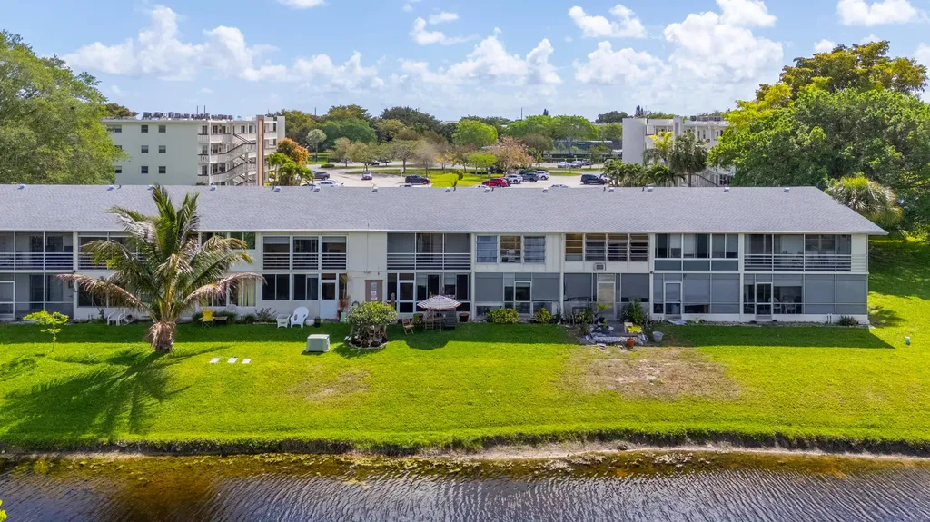 72 Ashby B Deerfield Beach FL 33442