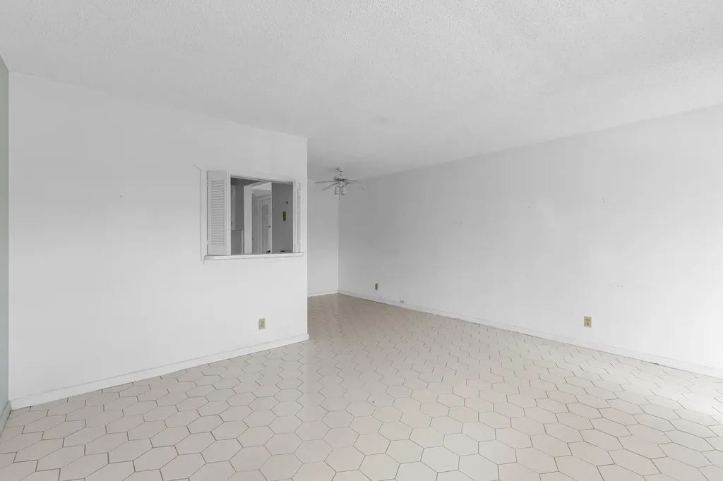 72 Ashby B Deerfield Beach FL 33442
