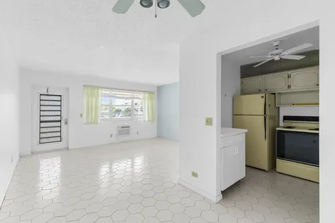 72 Ashby B Deerfield Beach FL 33442