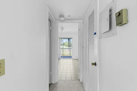 72 Ashby B Deerfield Beach FL 33442