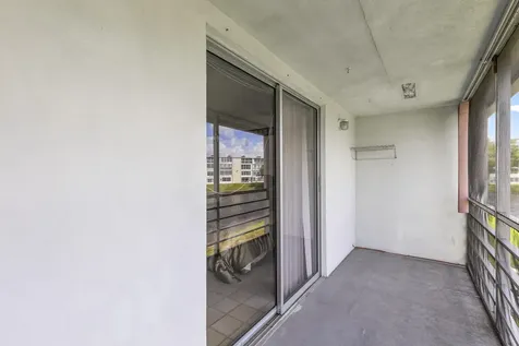 72 Ashby B Deerfield Beach FL 33442