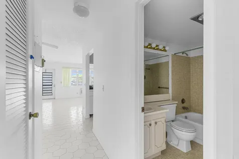 72 Ashby B Deerfield Beach FL 33442