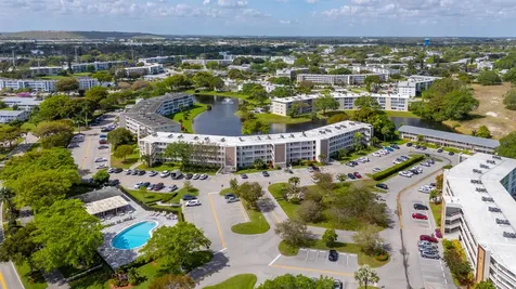 72 Ashby B Deerfield Beach FL 33442