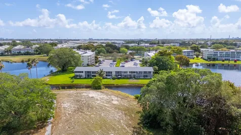 72 Ashby B Deerfield Beach FL 33442