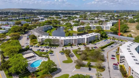 72 Ashby B Deerfield Beach FL 33442