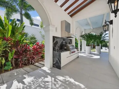 4013 Country Club Lane Fort Lauderdale FL 33308