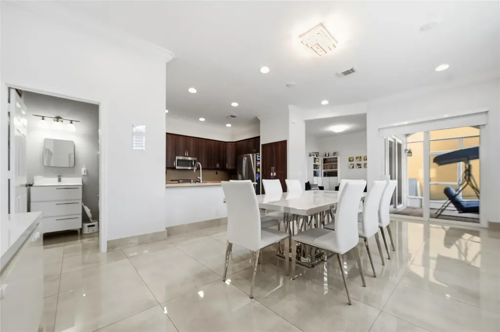 4916 SW 38th Way Hollywood FL 33312