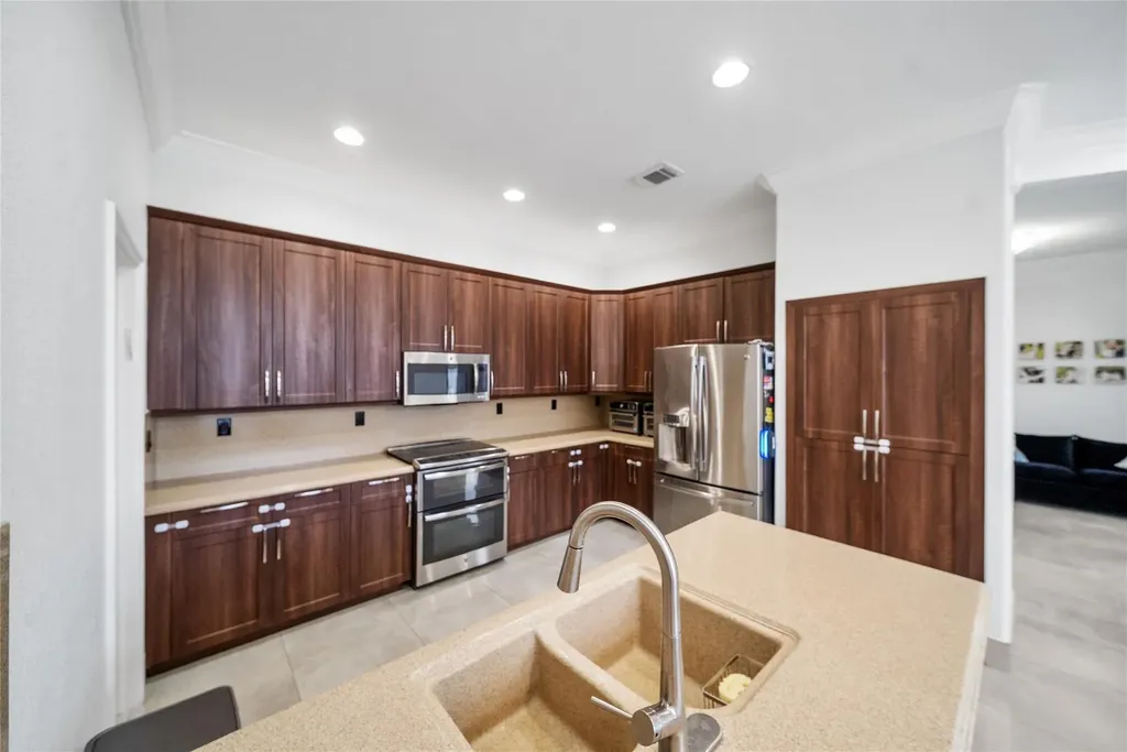 4916 SW 38th Way Hollywood FL 33312