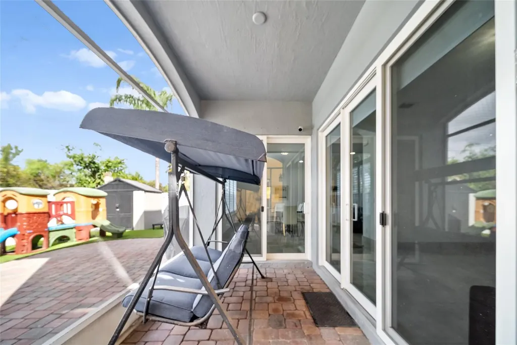 4916 SW 38th Way Hollywood FL 33312