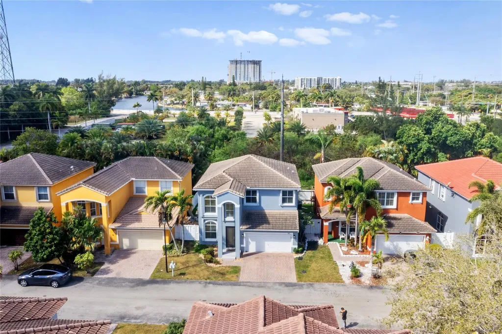 4916 SW 38th Way Hollywood FL 33312