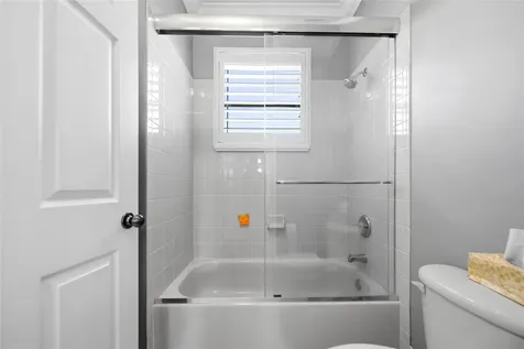 4916 SW 38th Way Hollywood FL 33312