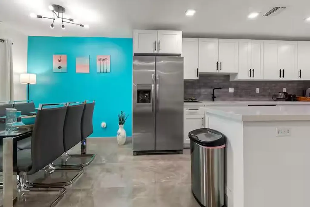 909 SW 16th Street Fort Lauderdale FL 33315