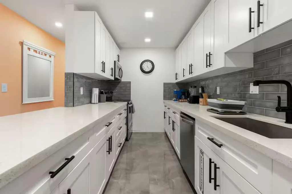 909 SW 16th Street Fort Lauderdale FL 33315