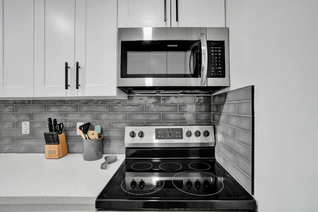 909 SW 16th Street Fort Lauderdale FL 33315