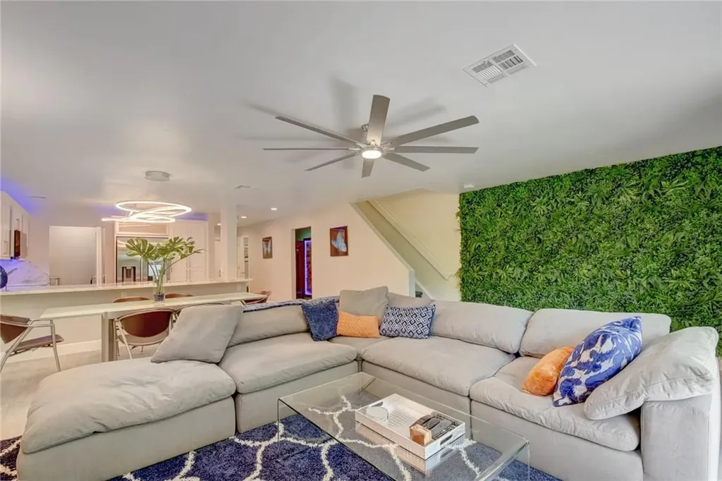 246 Avenue L Delray Beach FL 33483