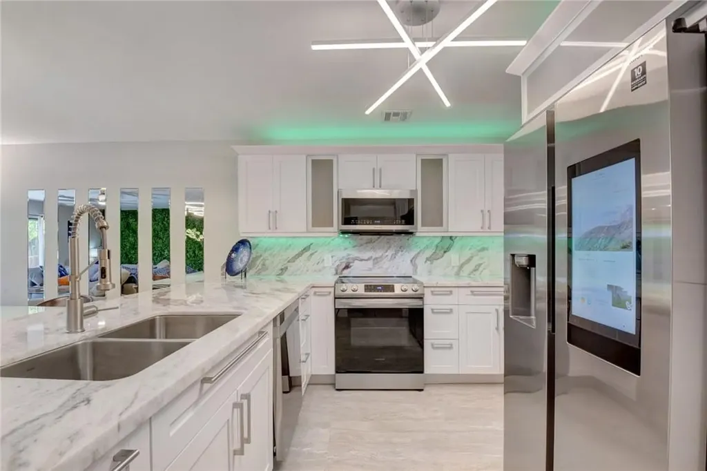 246 Avenue L Delray Beach FL 33483
