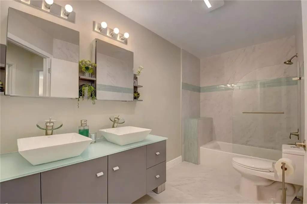 246 Avenue L Delray Beach FL 33483