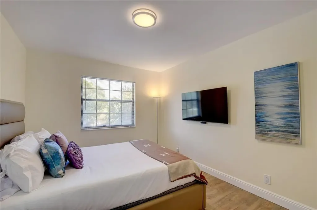 246 Avenue L Delray Beach FL 33483
