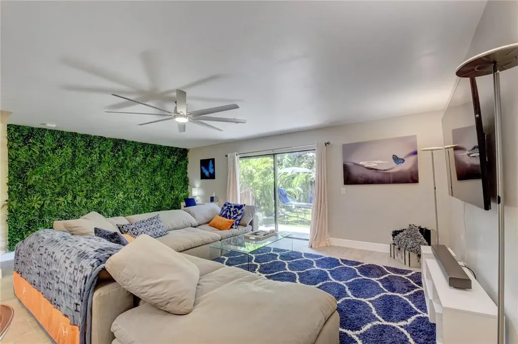 246 Avenue L Delray Beach FL 33483