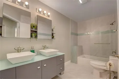 246 Avenue L Delray Beach FL 33483