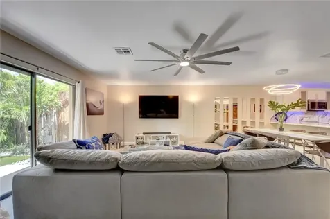 246 Avenue L Delray Beach FL 33483