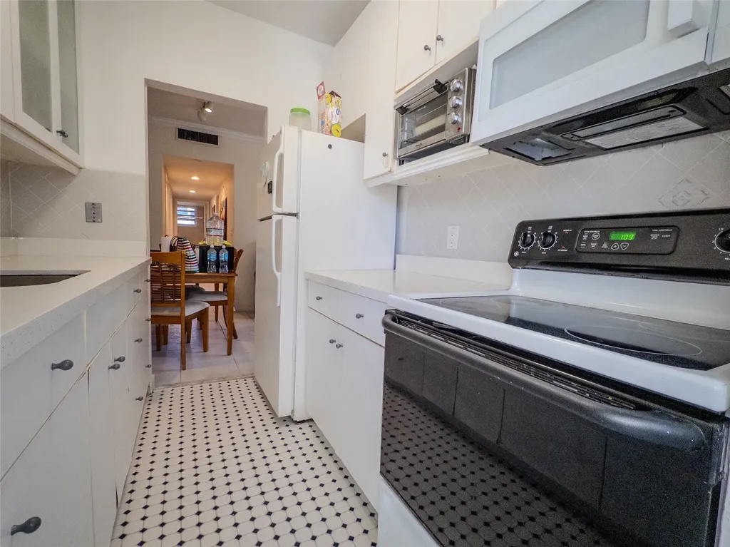 2430 NE 135th Street North Miami FL 33181