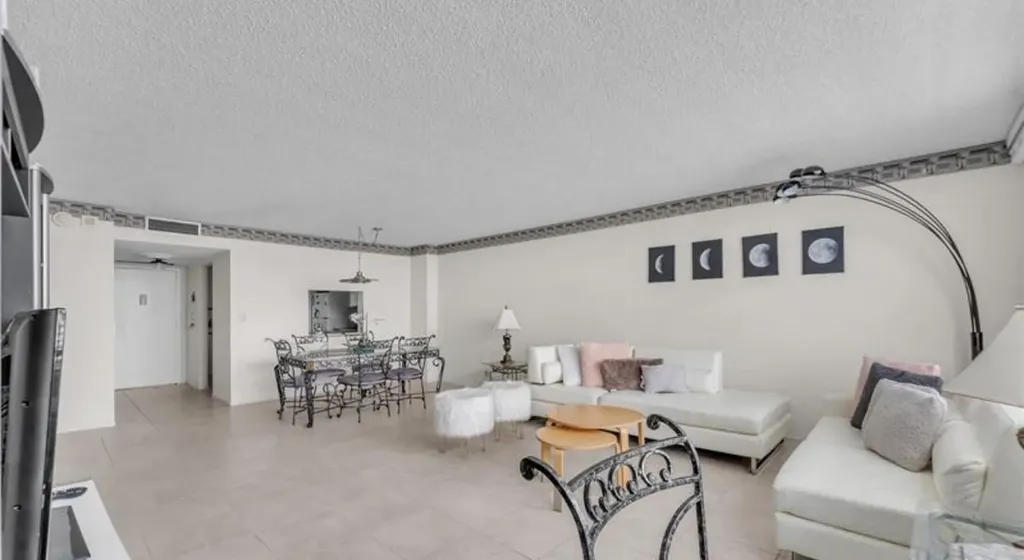 1160 N Federal Highway Fort Lauderdale FL 33304